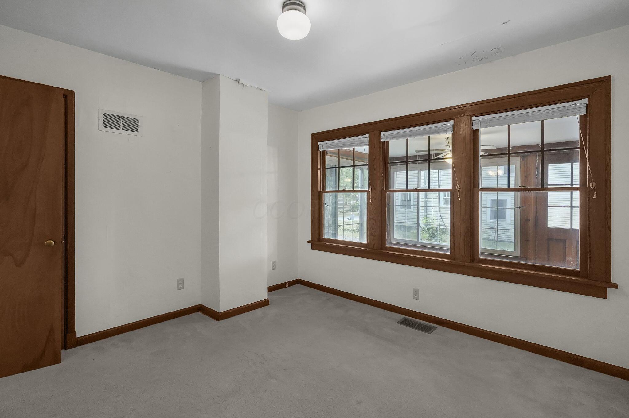 6105 Flora Villa Drive