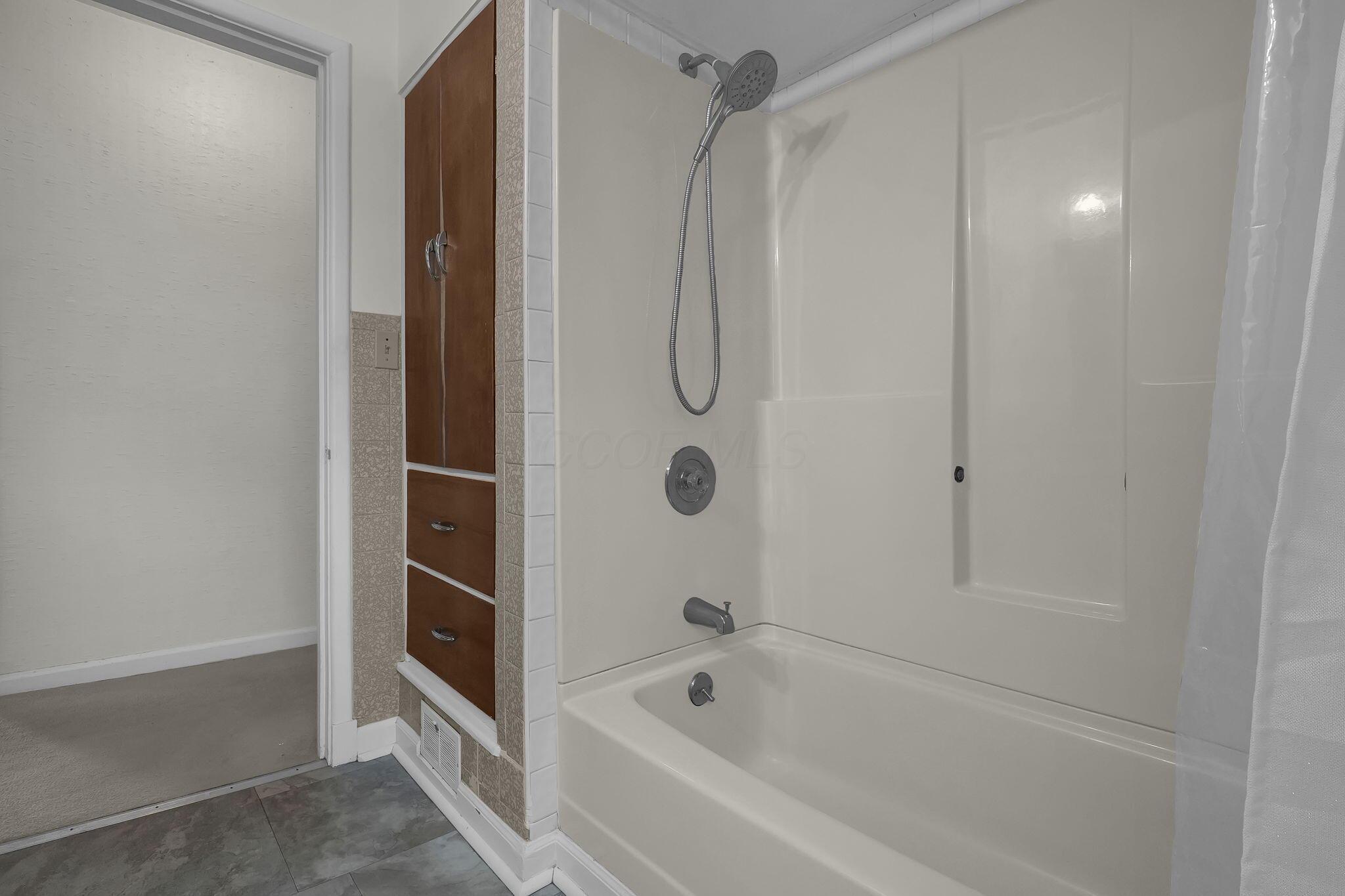 6105 Flora Villa Drive