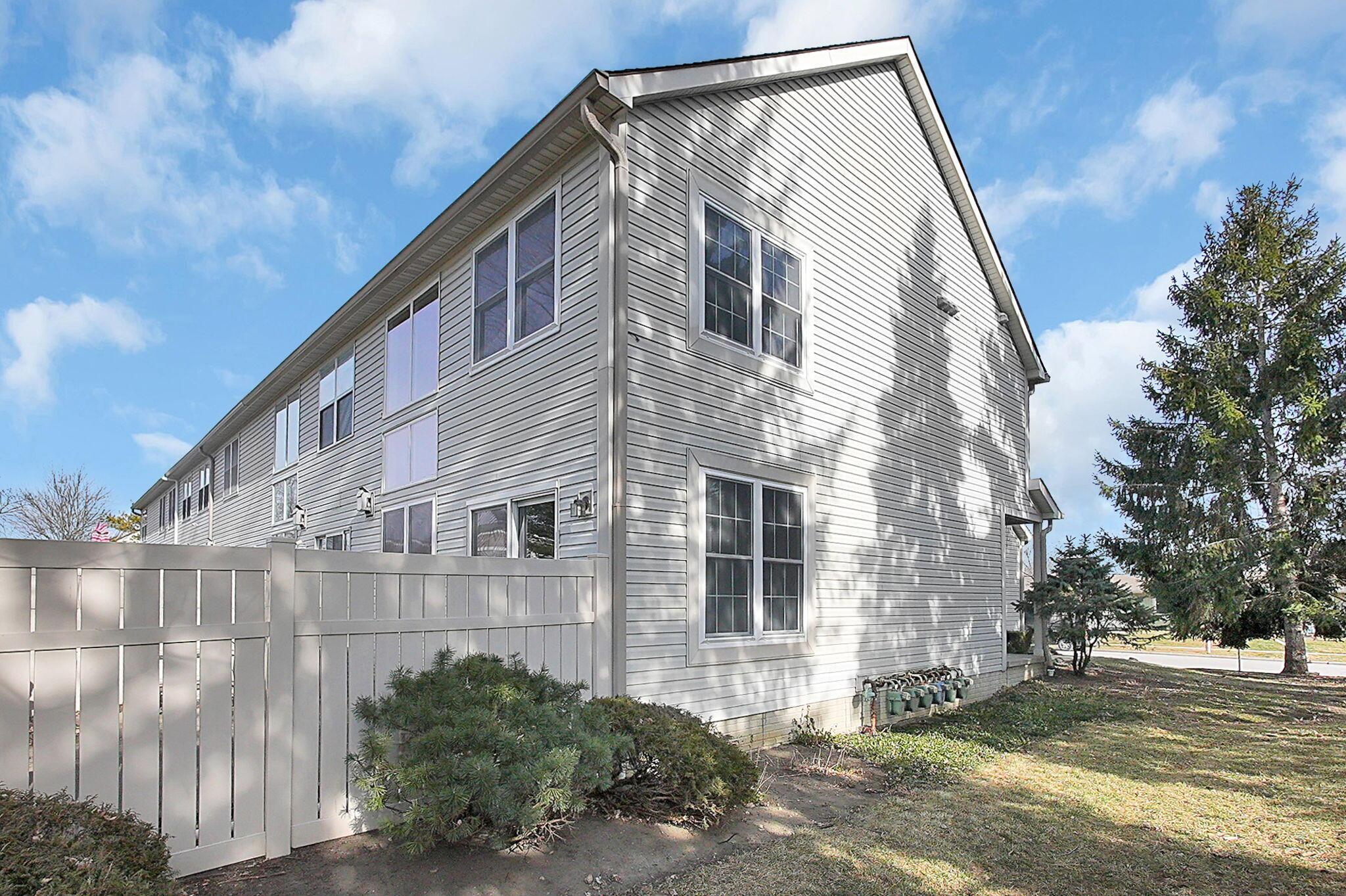 2571 Rustling Oak Boulevard