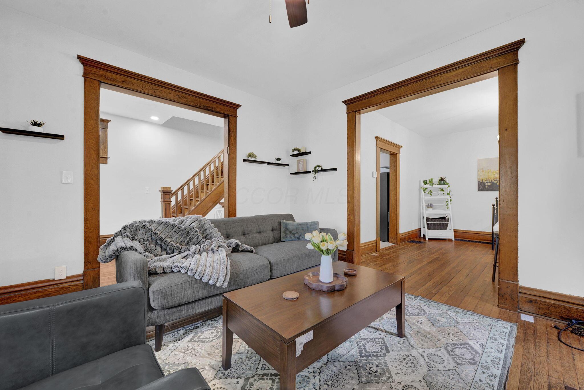 207 E Oakland Avenue