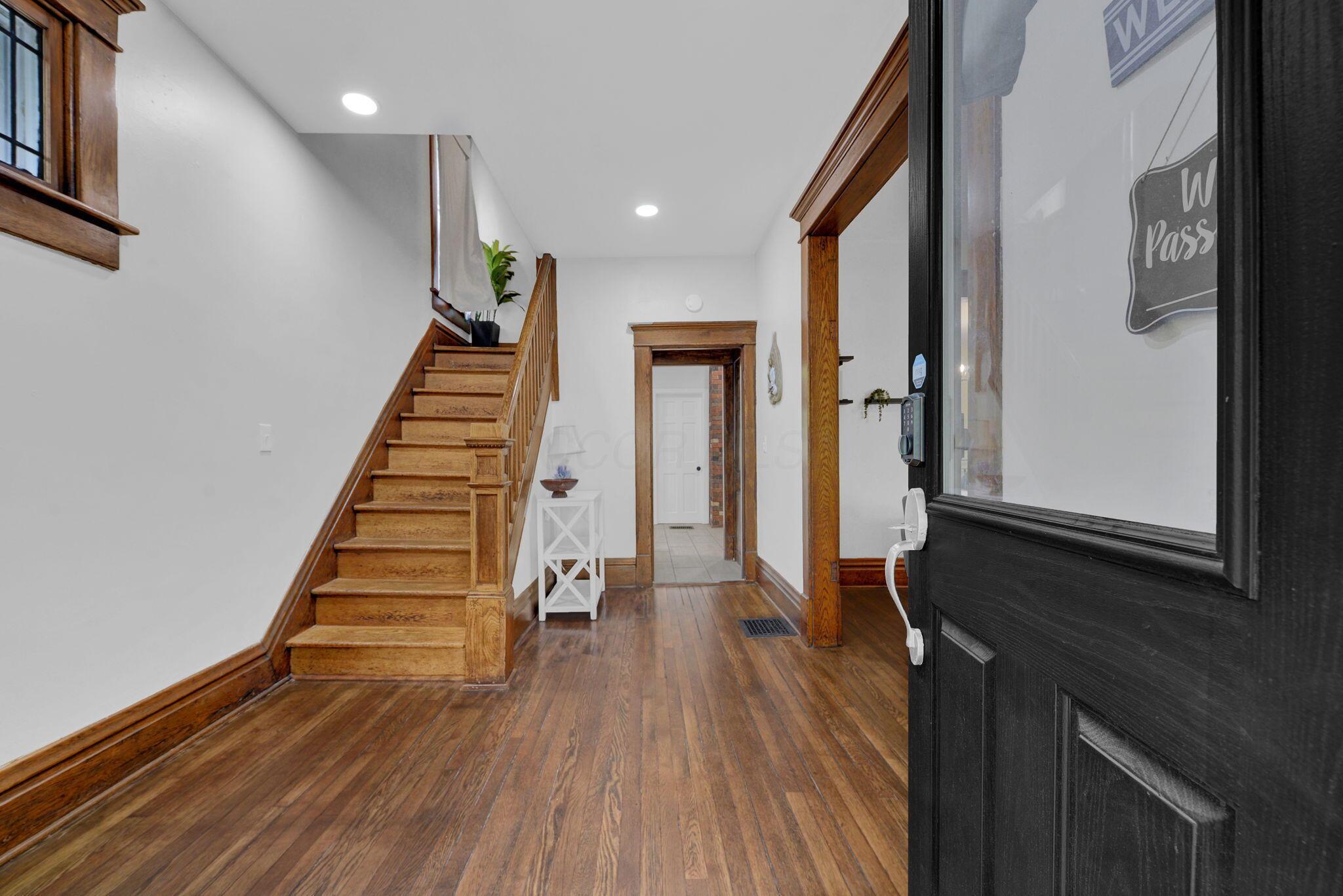 207 E Oakland Avenue