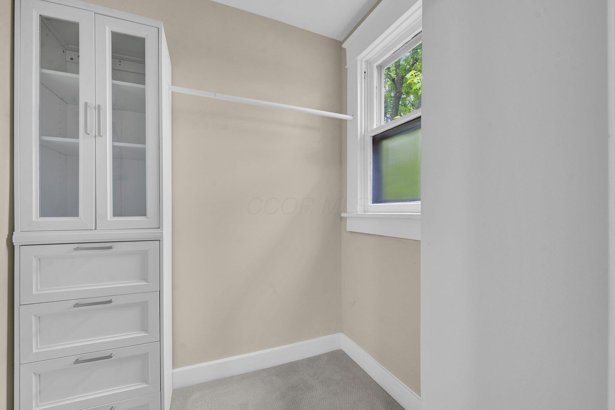 207 E Oakland Avenue