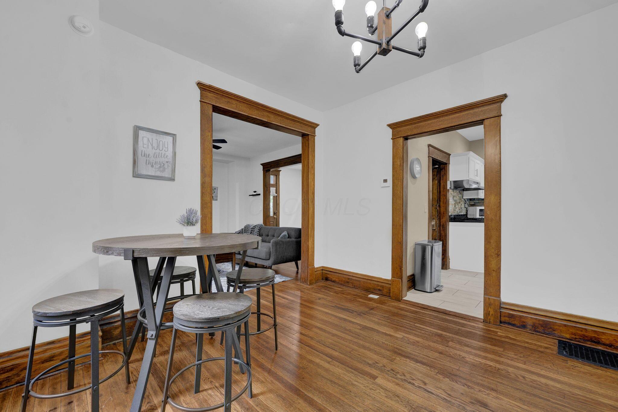 207 E Oakland Avenue