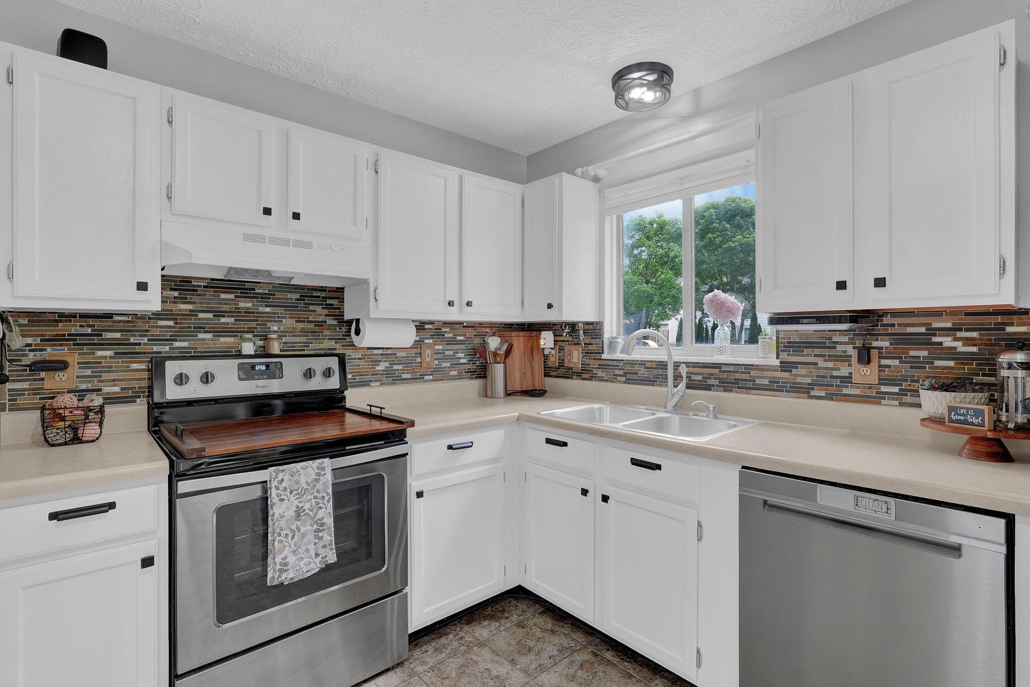 3437 Ridley Drive