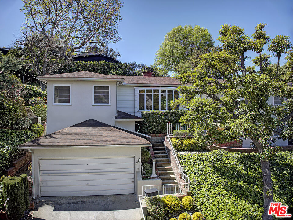 3145 Lake Hollywood Dr