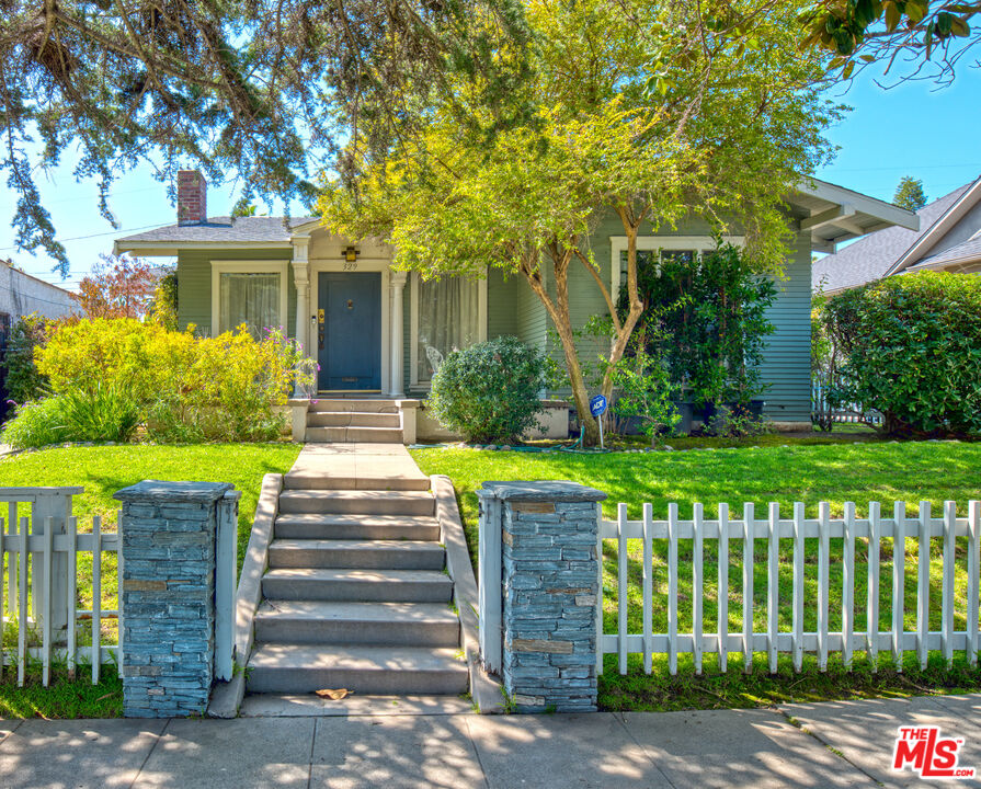 329 N Bronson Ave