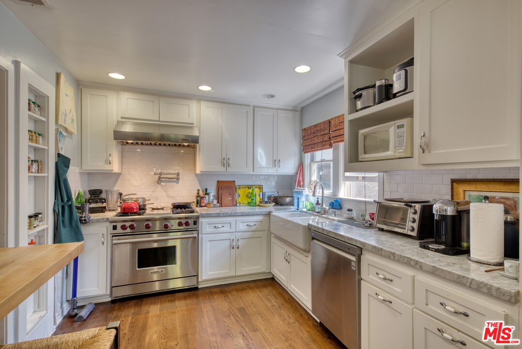 329 N Bronson Ave