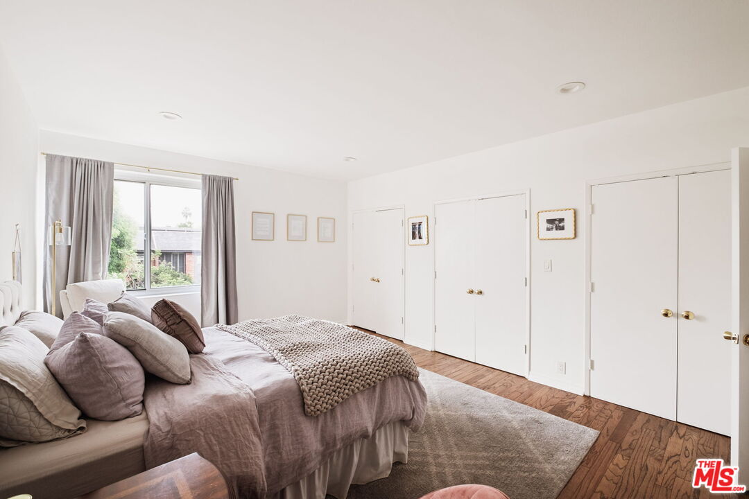 531 N Rossmore Ave Unit: 402