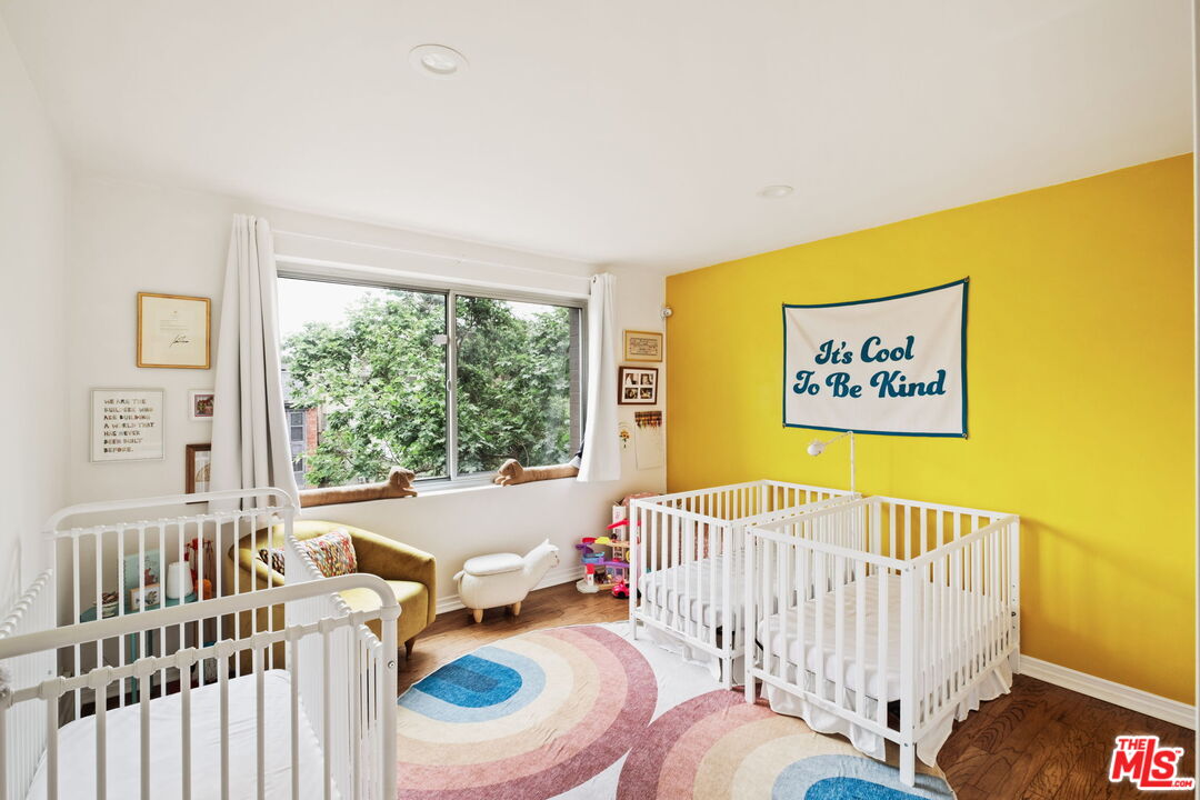 531 N Rossmore Ave Unit: 402