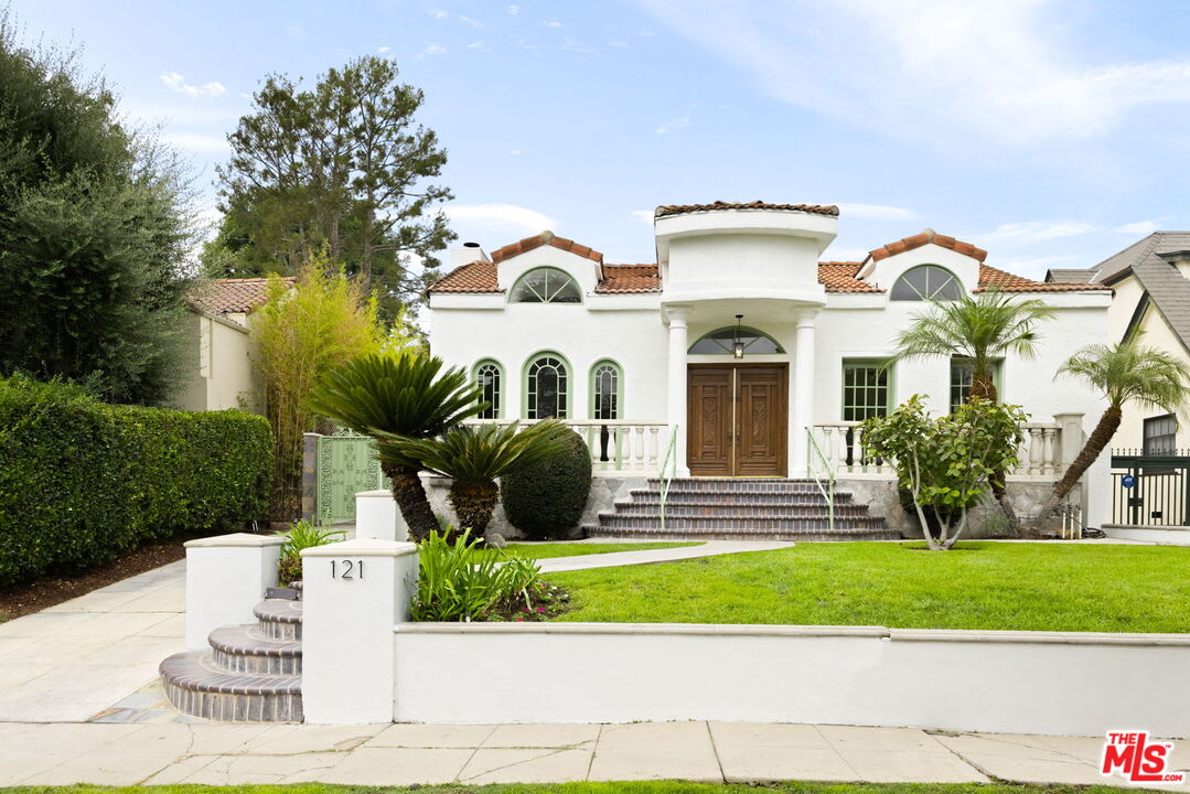 121 N Irving Blvd