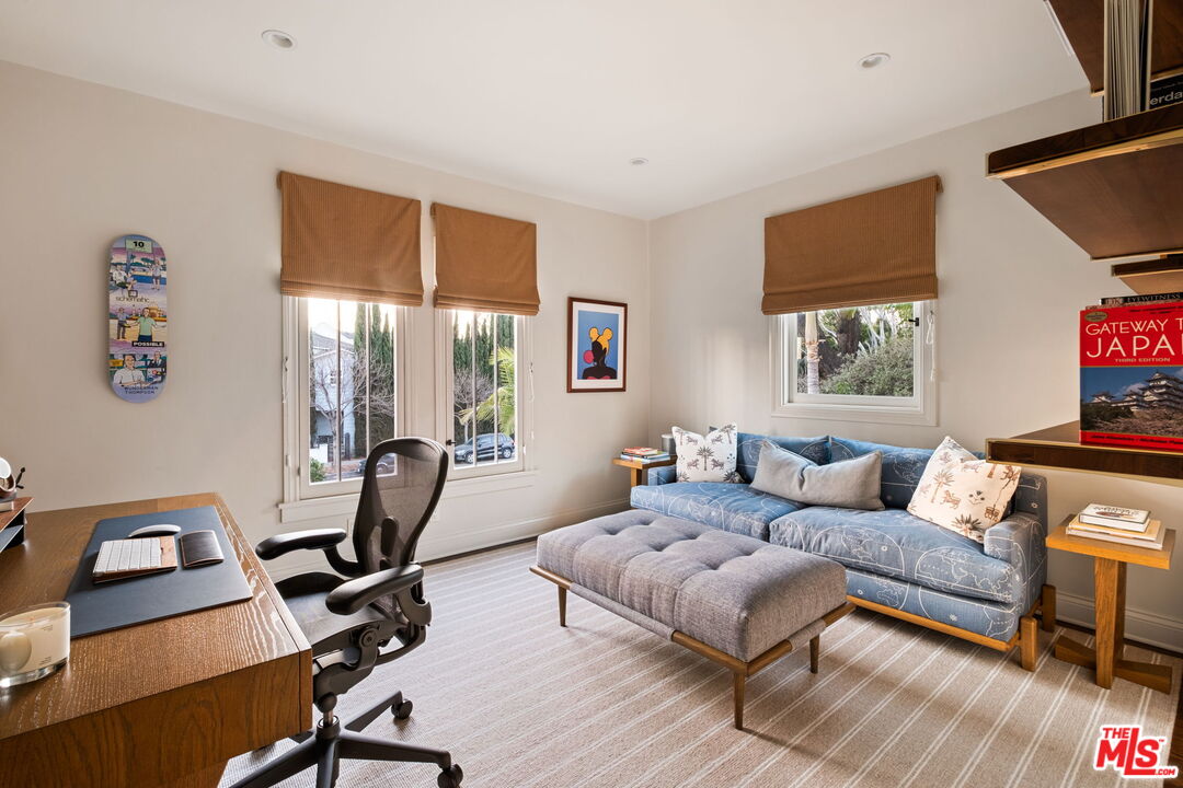 564 S Van Ness Ave