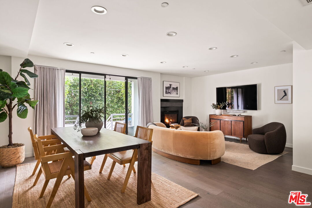 812 N Croft Ave Unit: 101