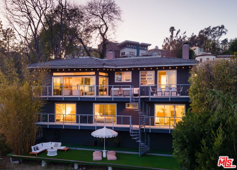 3980 Farmouth Dr