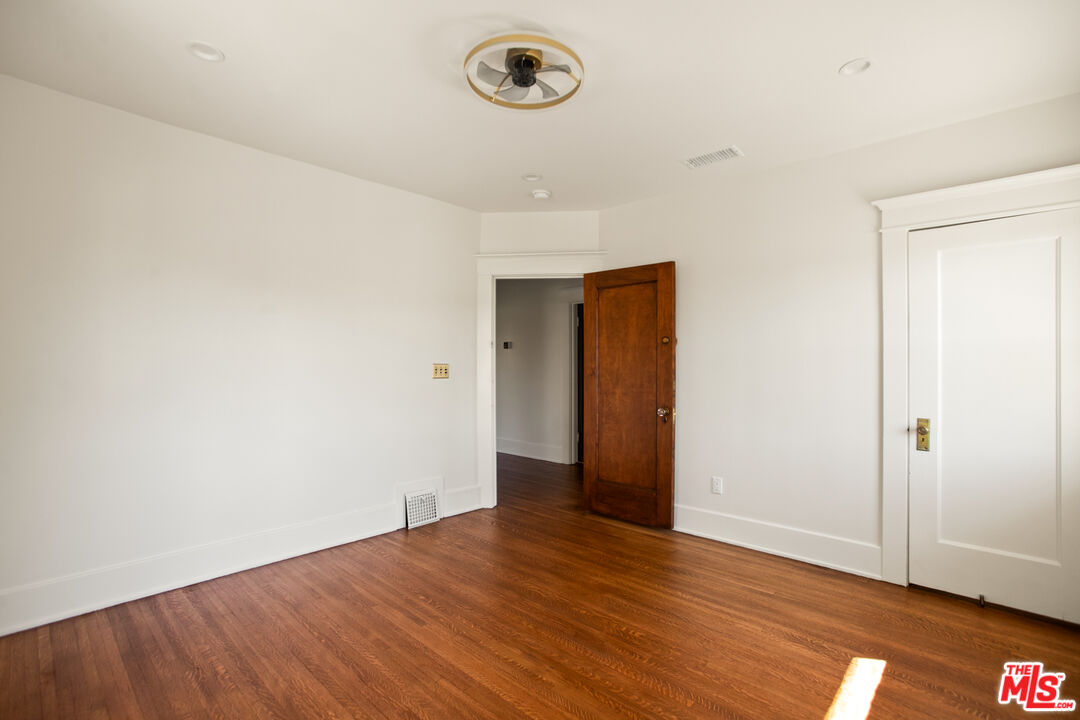 225 S Ardmore Ave