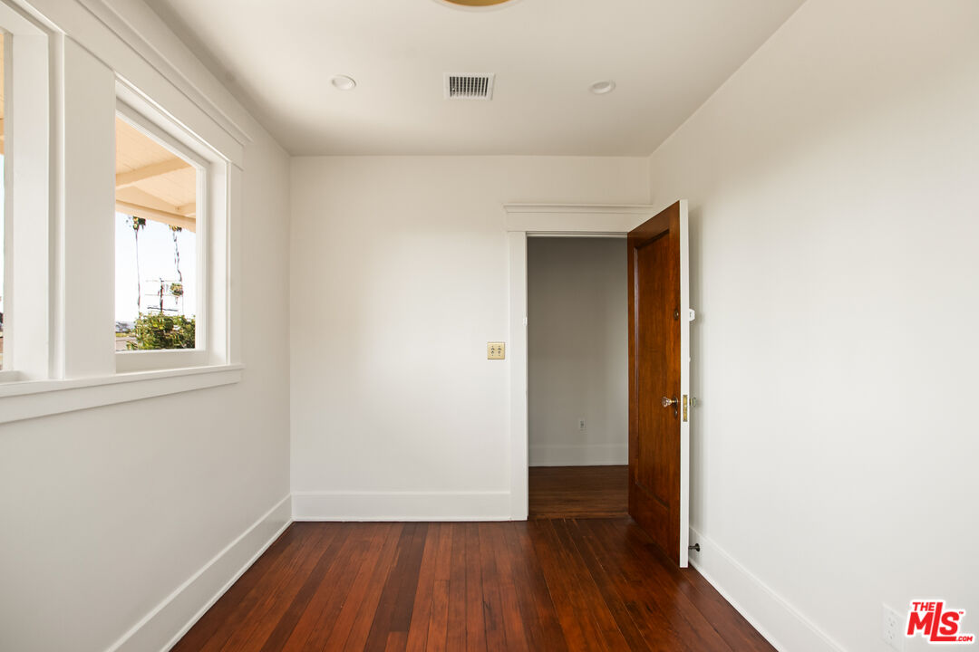 225 S Ardmore Ave