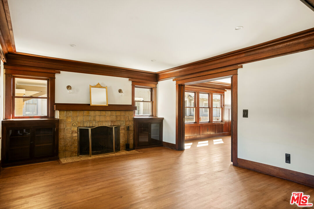 225 S Ardmore Ave