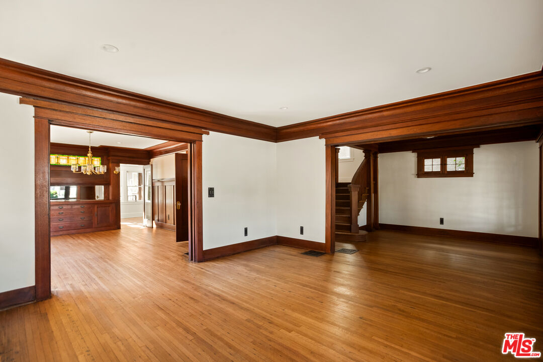 225 S Ardmore Ave