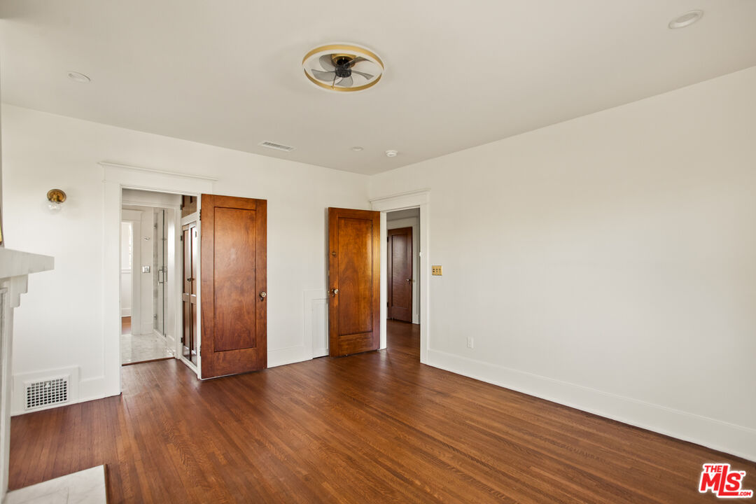 225 S Ardmore Ave