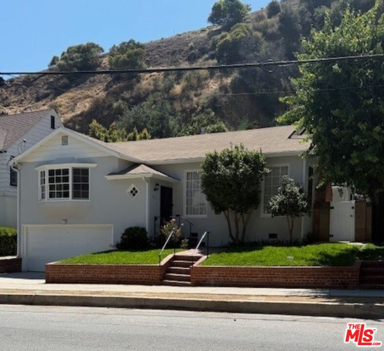 2515 Canyon Dr