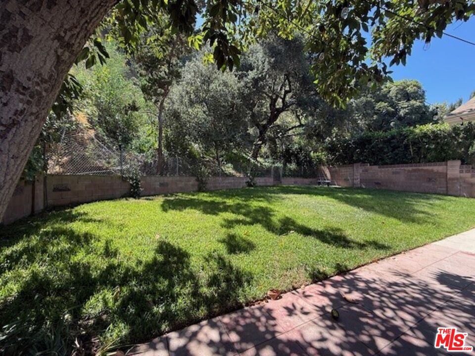 2515 Canyon Dr
