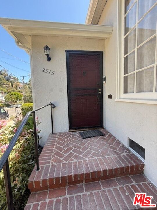 2515 Canyon Dr