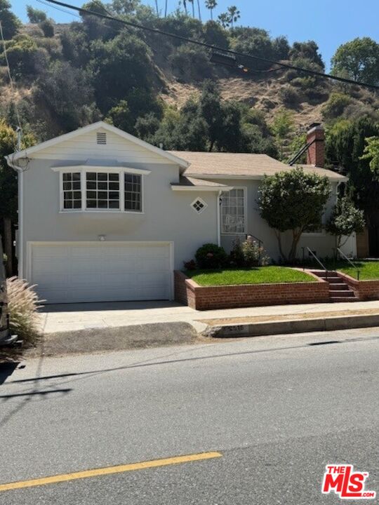 2515 Canyon Dr
