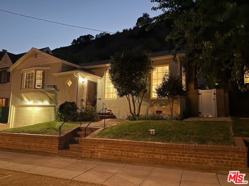 2515 Canyon Dr