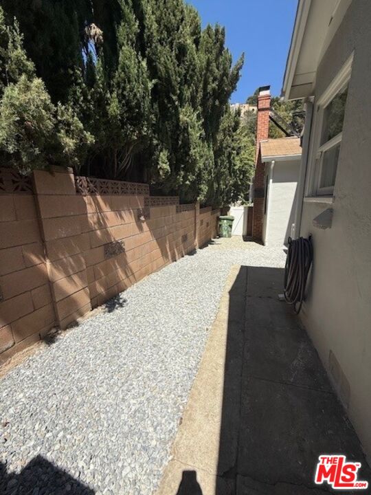 2515 Canyon Dr