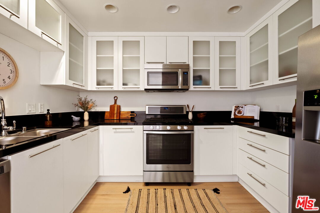 230 S Jackson St Unit: 301