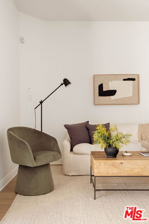 230 S Jackson St Unit: 301