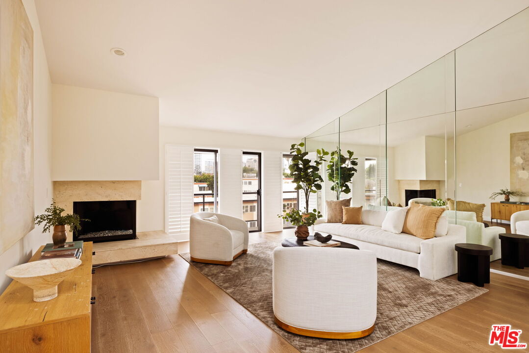 1520 S Beverly Glen Blvd Unit: 507