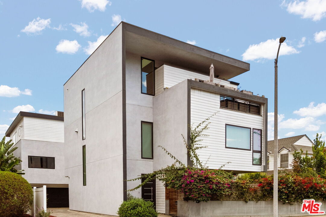 3256 Colony Cir