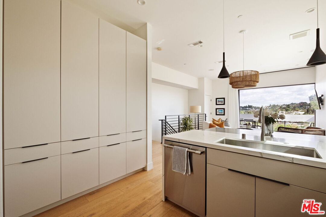 3256 Colony Cir