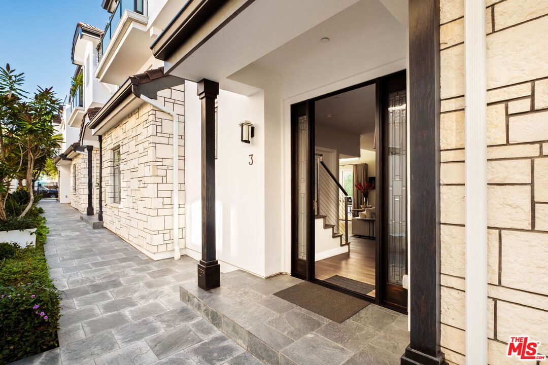 612 Lincoln Blvd Unit: 3