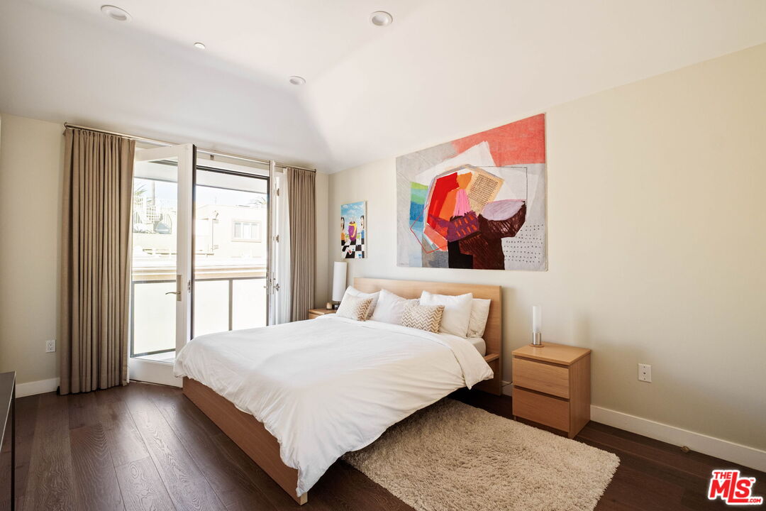 612 Lincoln Blvd Unit: 3