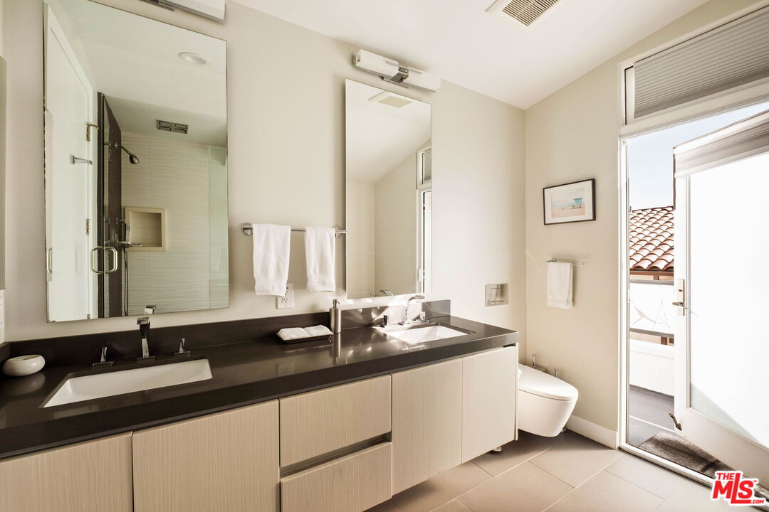 612 Lincoln Blvd Unit: 3