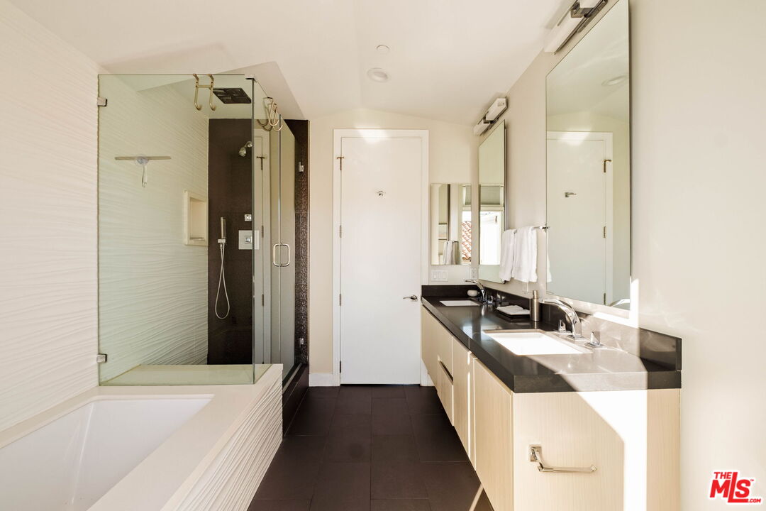612 Lincoln Blvd Unit: 3