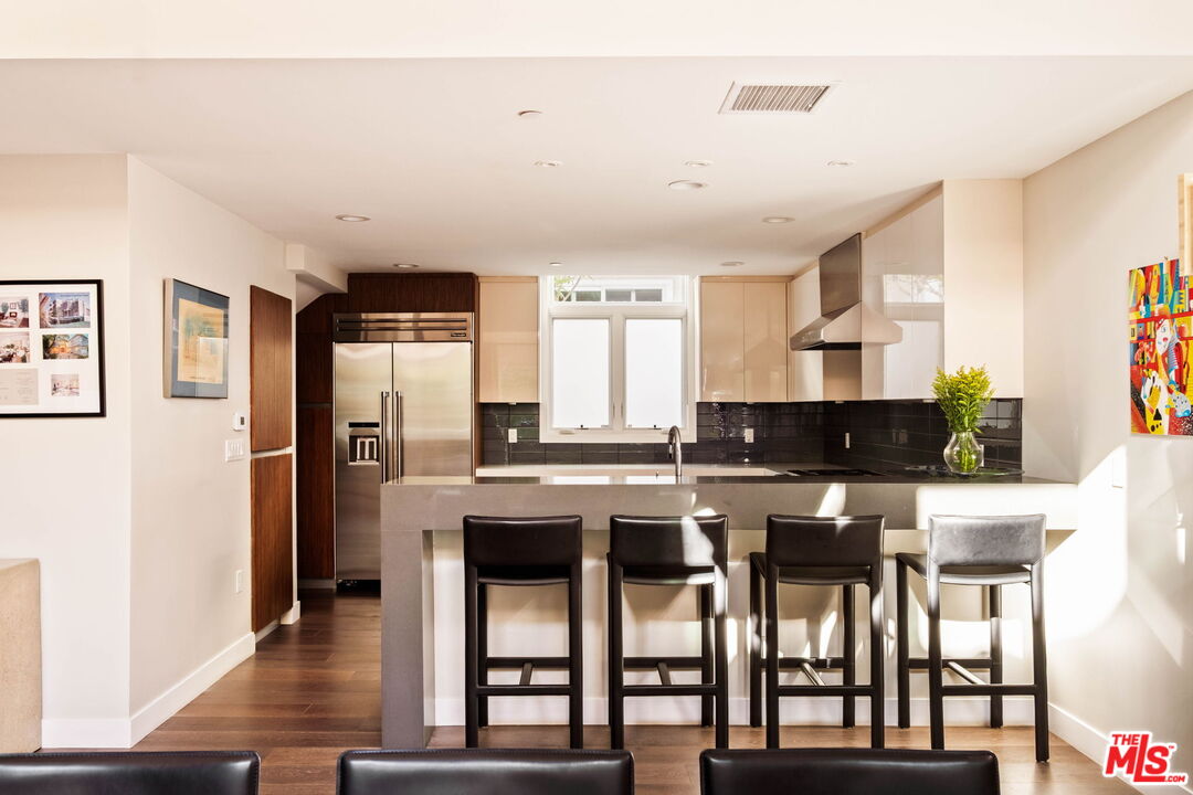 612 Lincoln Blvd Unit: 3