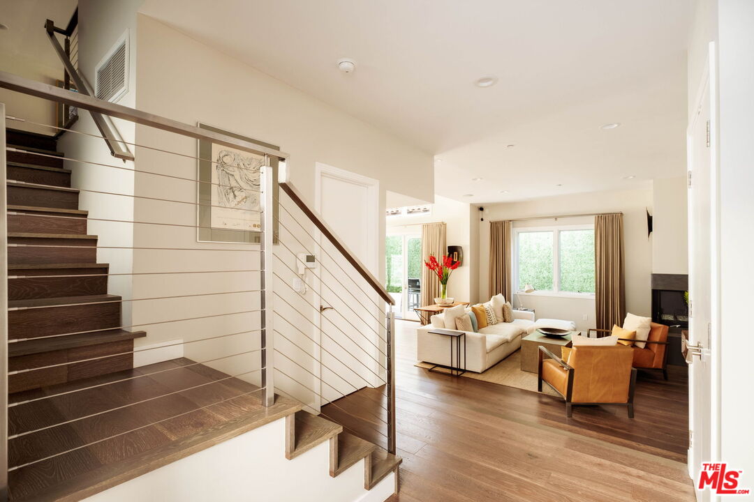 612 Lincoln Blvd Unit: 3