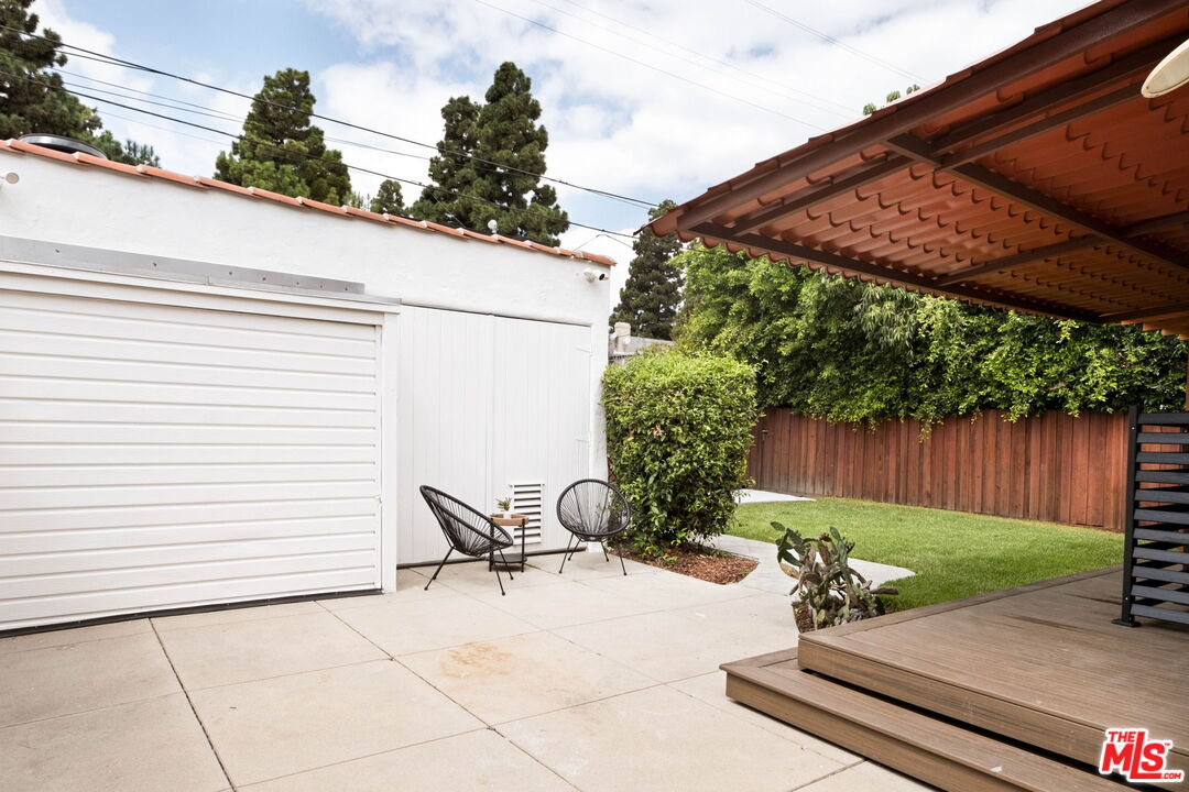 4111 Edgehill Dr