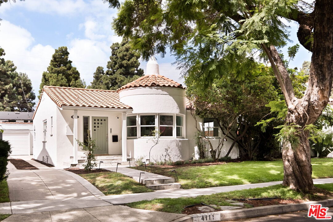 4111 Edgehill Dr