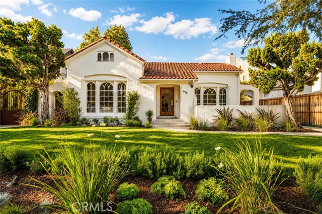 616 Lillian WAY