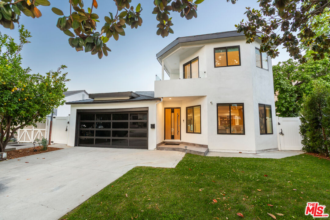4418 Farmdale Ave