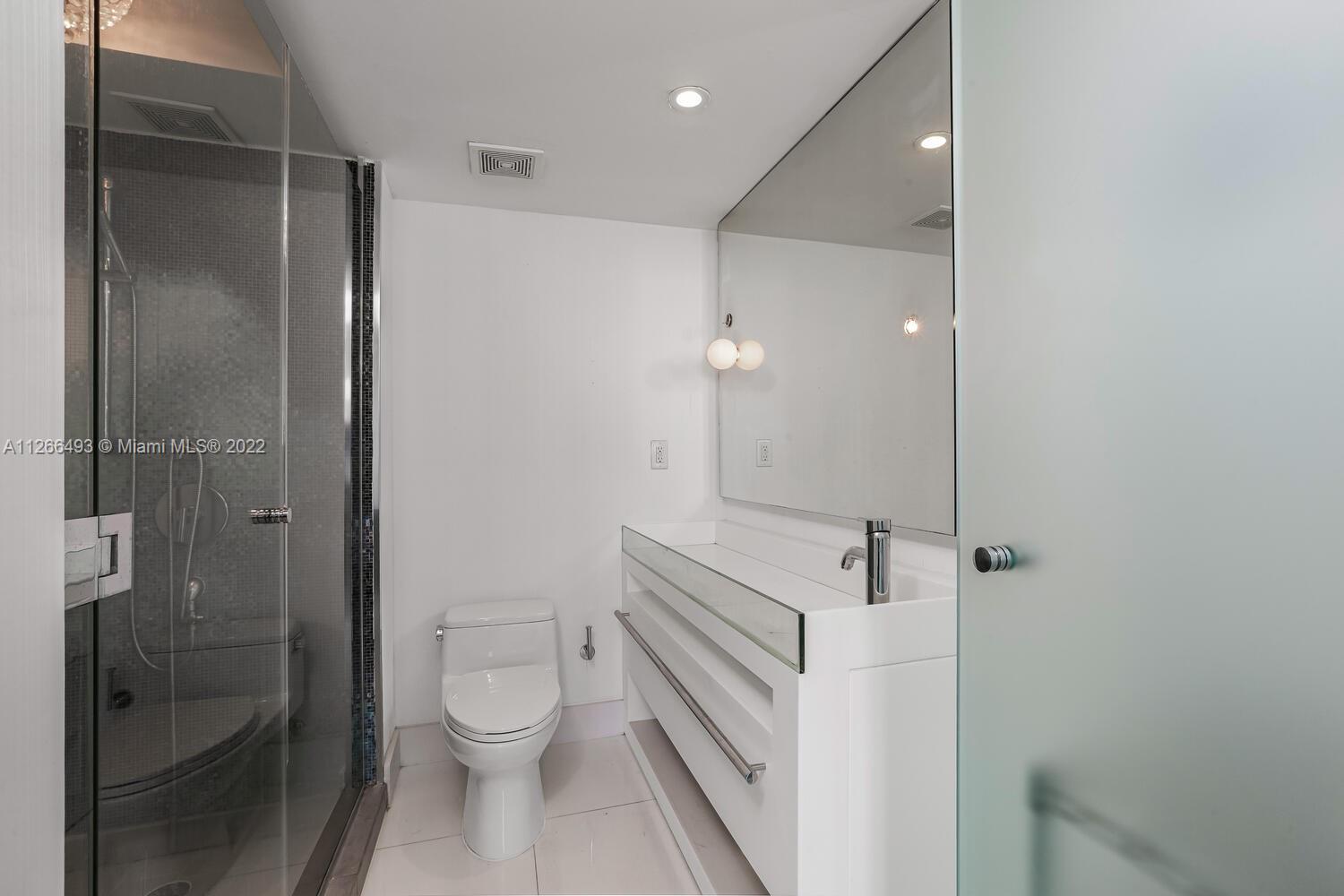 1100 West Ave Unit: 1102