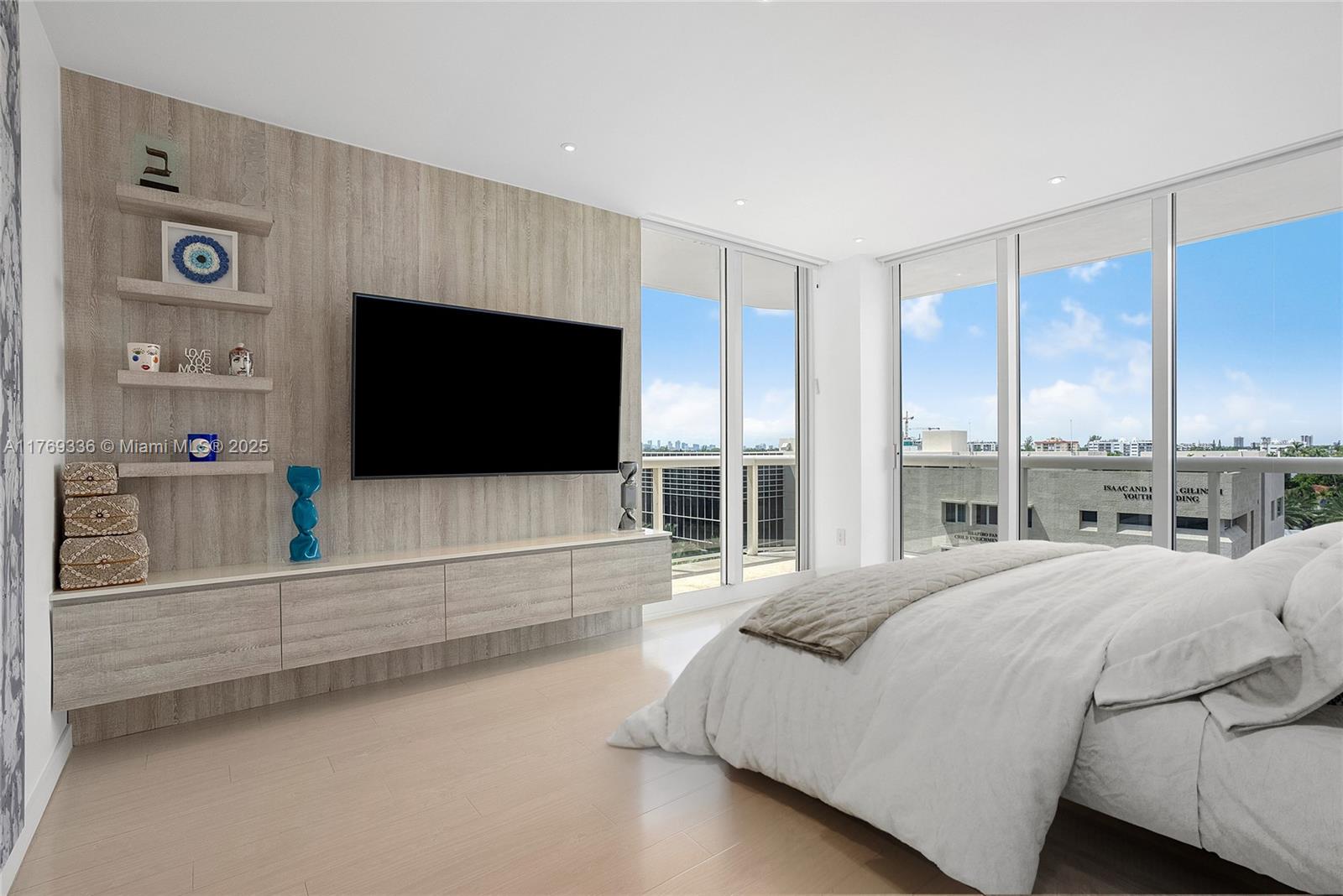 9595 Collins Ave Unit: N5-E