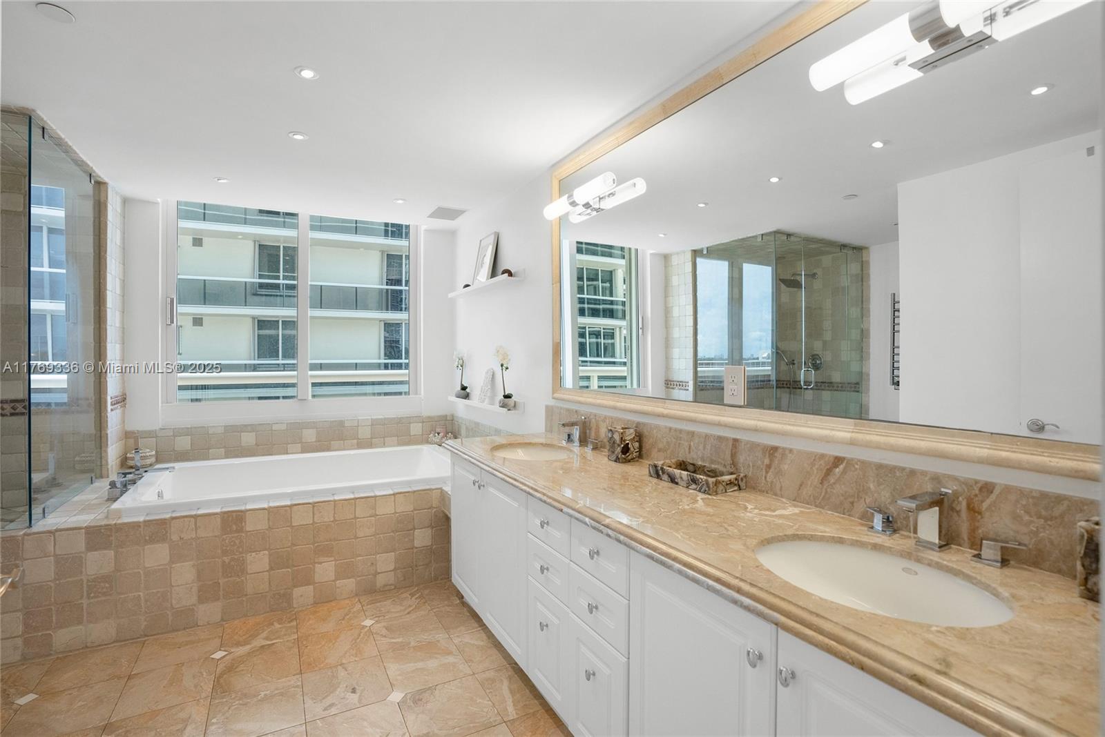 9595 Collins Ave Unit: N5-E