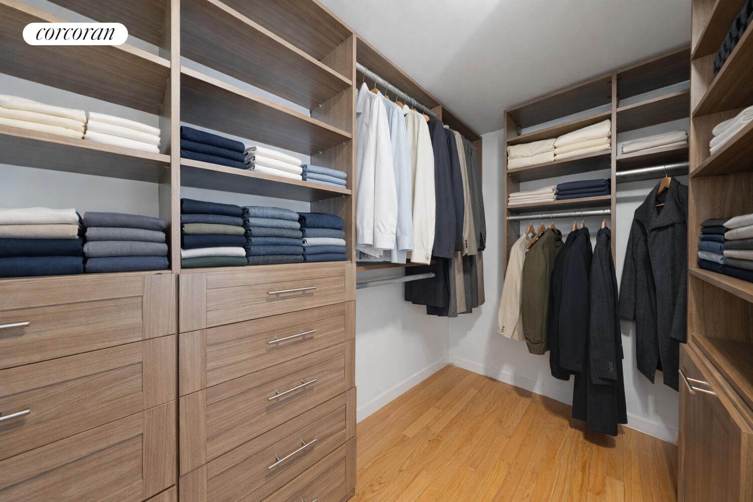 184 THOMPSON Street PH6K