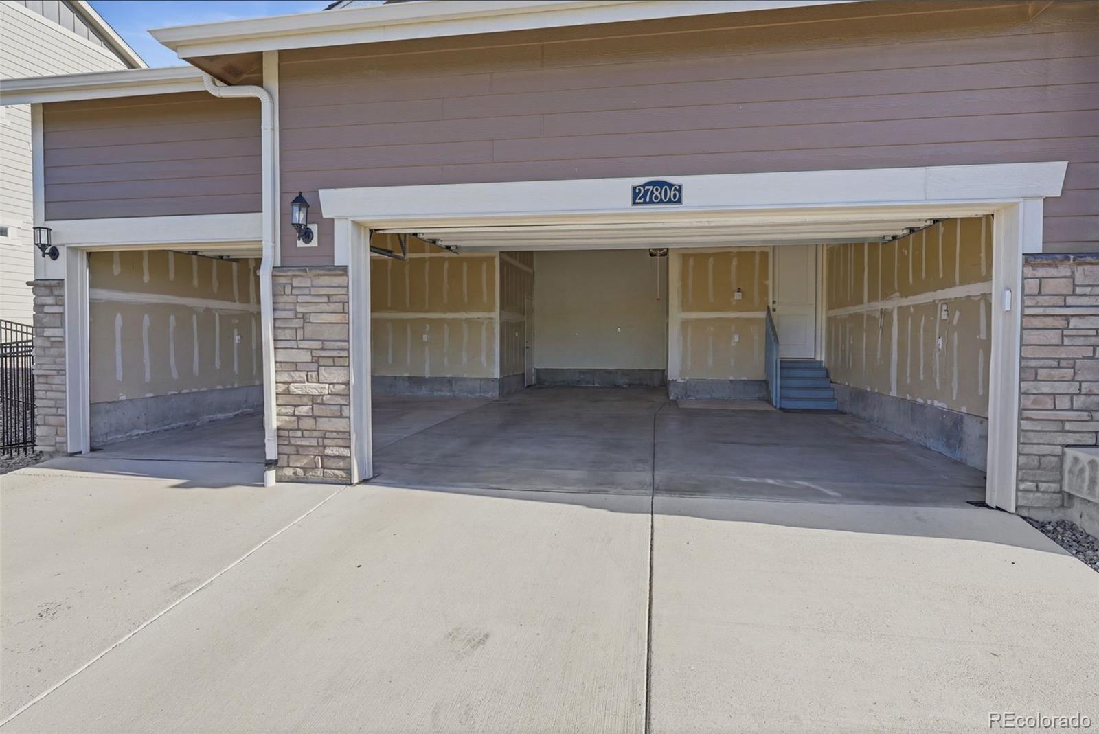27806 E Alder Drive