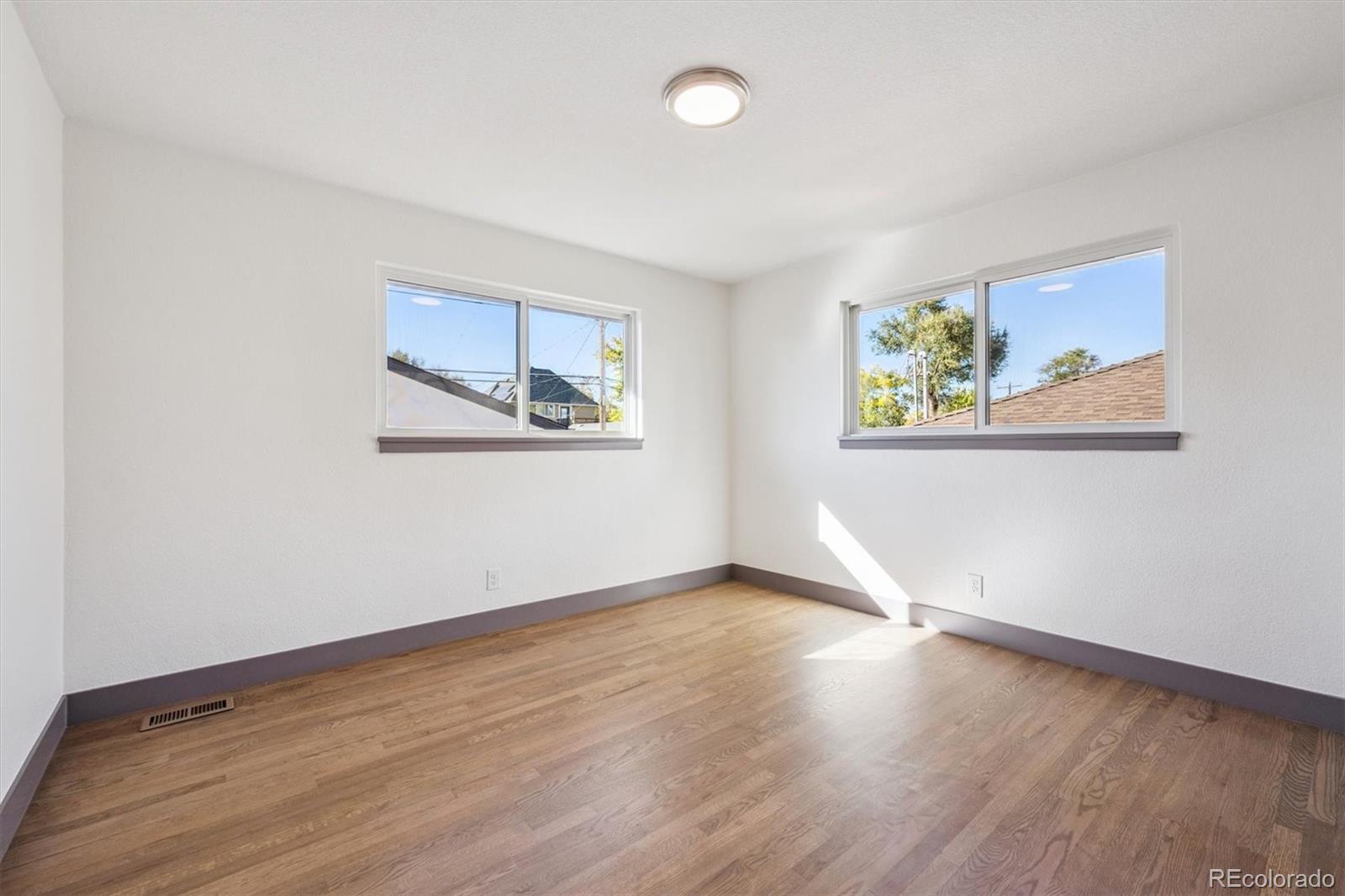 3325 Poplar Street Unit: 3325