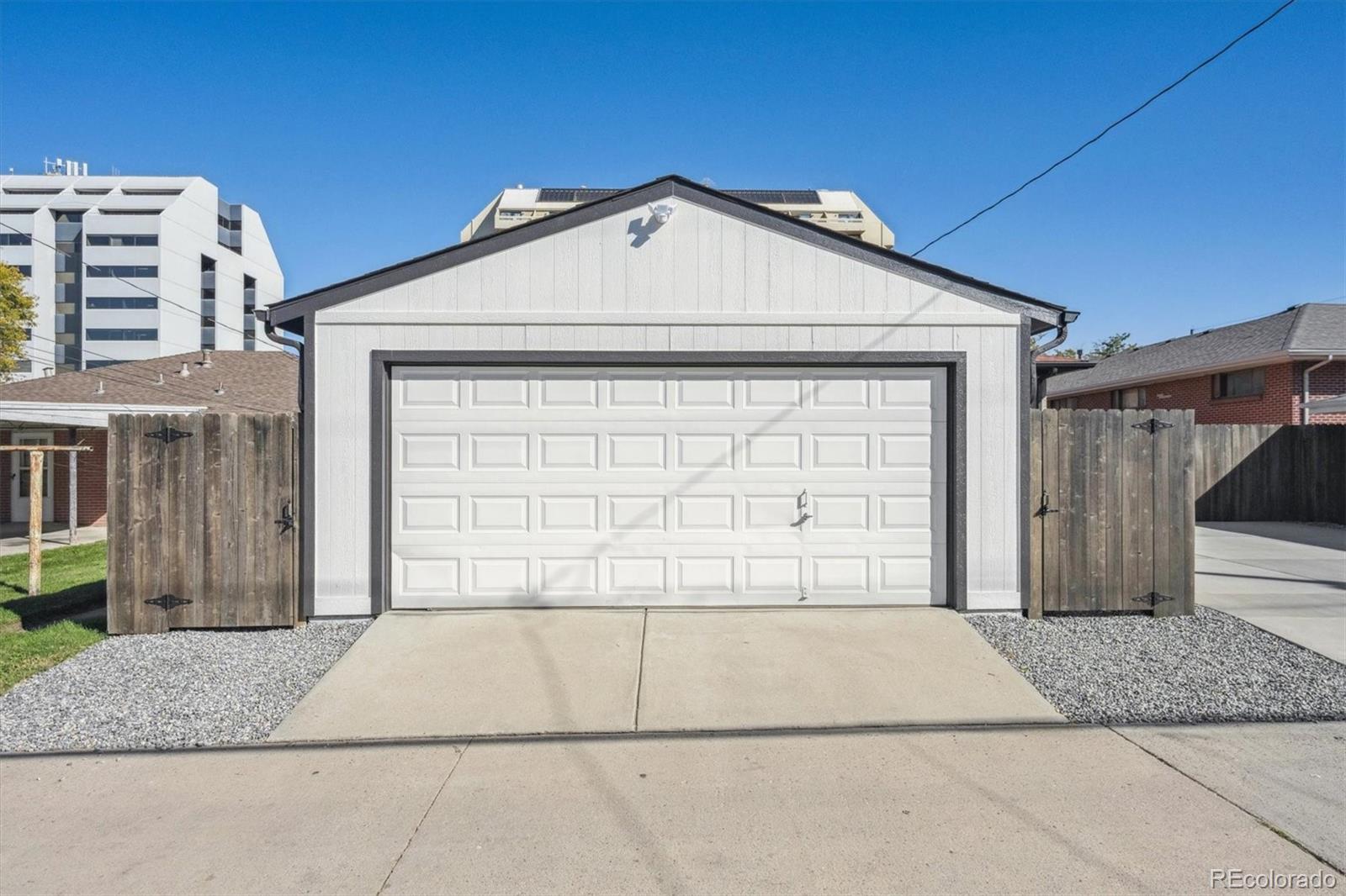 3325 Poplar Street Unit: 3325